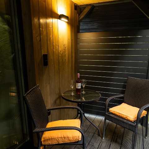 akacos_vendeghazak_web_1971) Erdőszéli kuckó